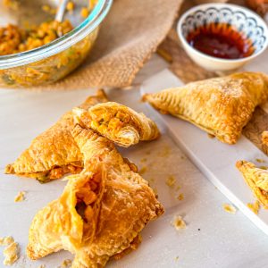 Popcorny - Cheesy Chicken Curry Puff